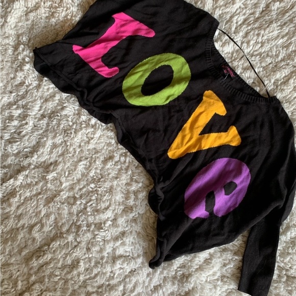 Betsey Johnson LOVE cropped sweater top OSFA - Picture 3 of 4